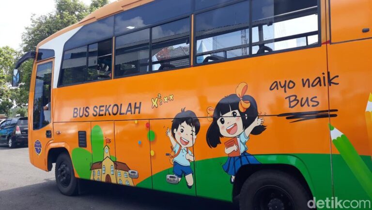 Bus Sekolah Gratis untuk Siswa SD dan SMP