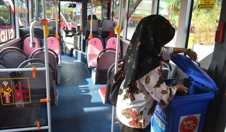 Sosialisasi Etika Transportasi di Terminal dan Halte