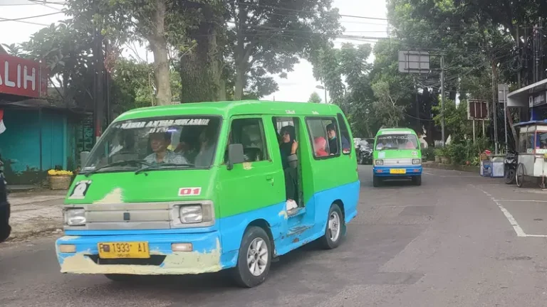 Tarif Angkot Naik Setelah Penyesuaian BBM